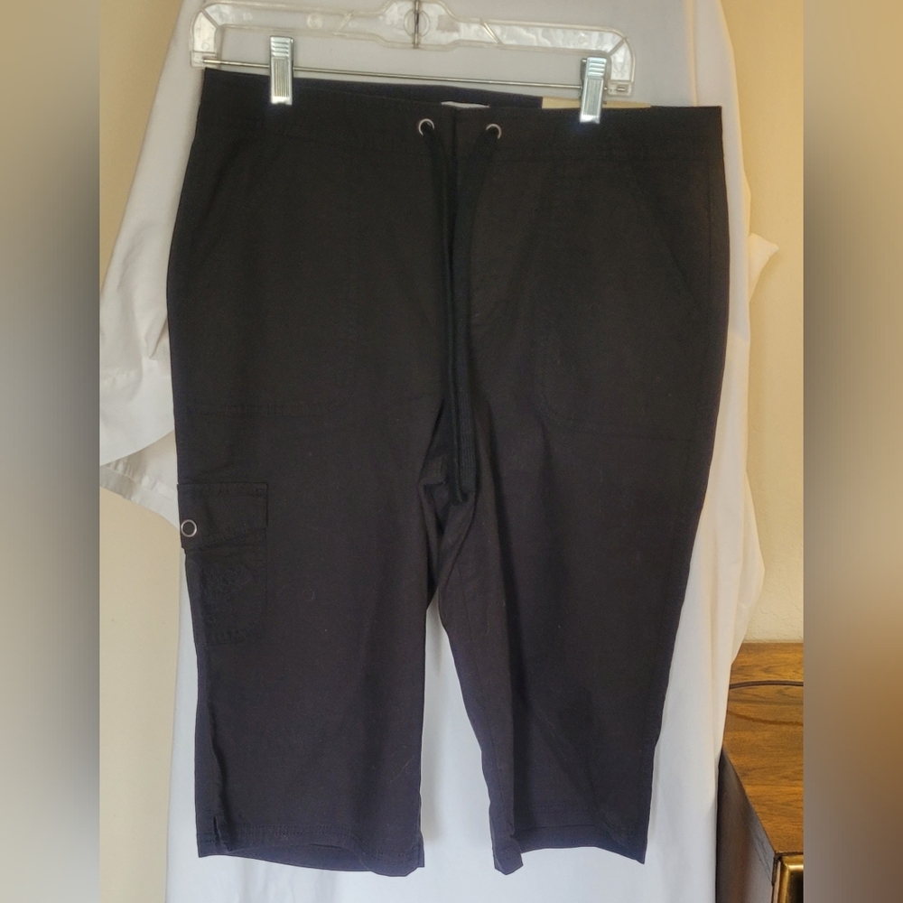 NEW Docker Capri Black Pants size 10, 305